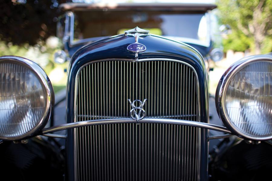  Ford Model 18 DeLuxe Roadster 1932 года  (фото 4 из 13)